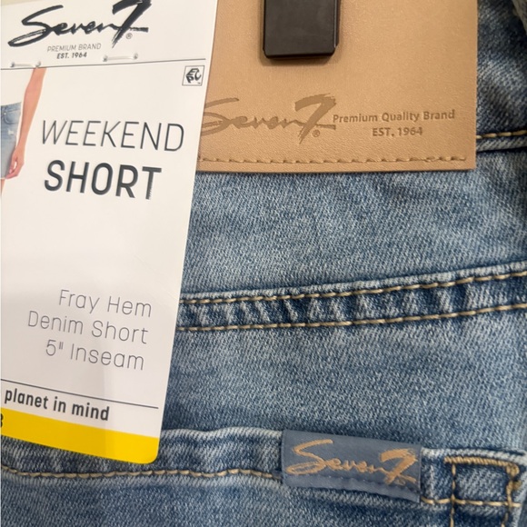 New Seven7 Light Blue Jean Weekend Short women. Size 8 medium.10” rise 5” inseam - Picture 5 of 11